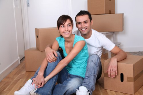 Packing and transport support for office furniture and equipment
