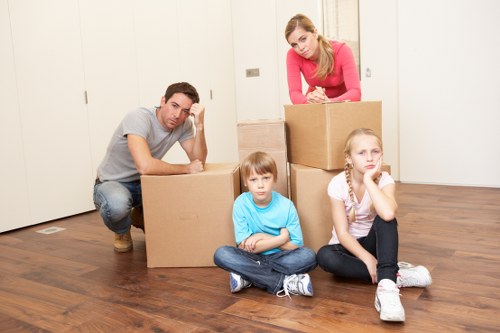 Careful packing and loading support for a flat move in Ruislip